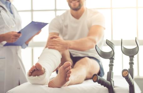 Bảo hiểm nhân thọ chi trả viện phí cho tai nạn của khách hàng